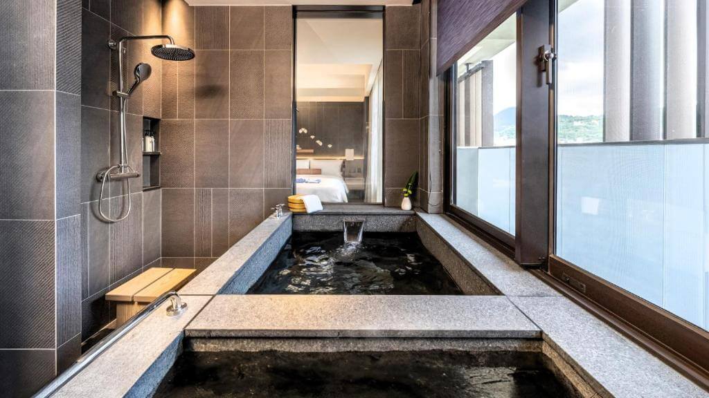 北投晶泉丰旅溫泉房內湯屋