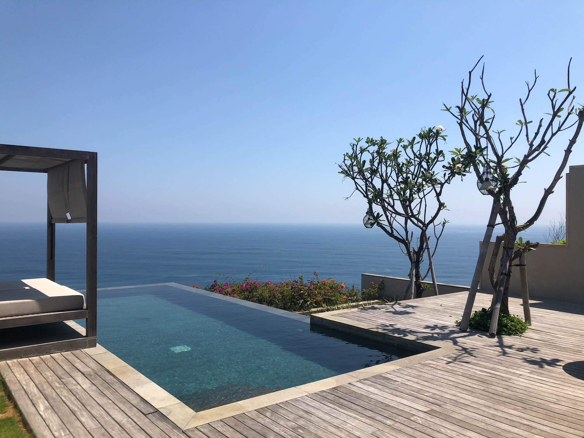 Download Six Senses Uluwatu Cliff Pool Villa Background