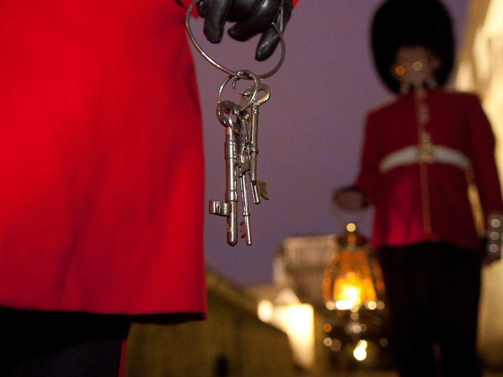 倫敦塔The Tower of London的必看重點有哪些？倫敦塔鑰匙交接儀式