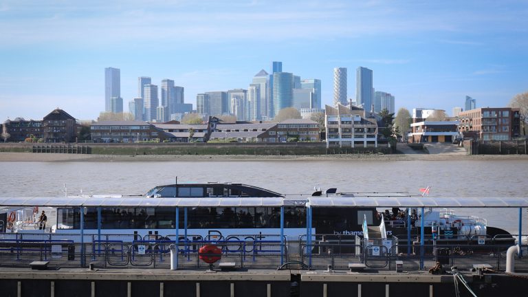 水上巴士River bus–倫敦最美的一條交通路線！怎麼搭交通船？途經哪8站著名景點？