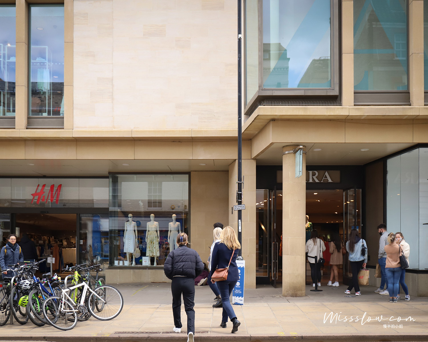 很多商店都聚集在ST ANDREW'S STREET，感覺消費者都是劍橋學生呀，都好年輕