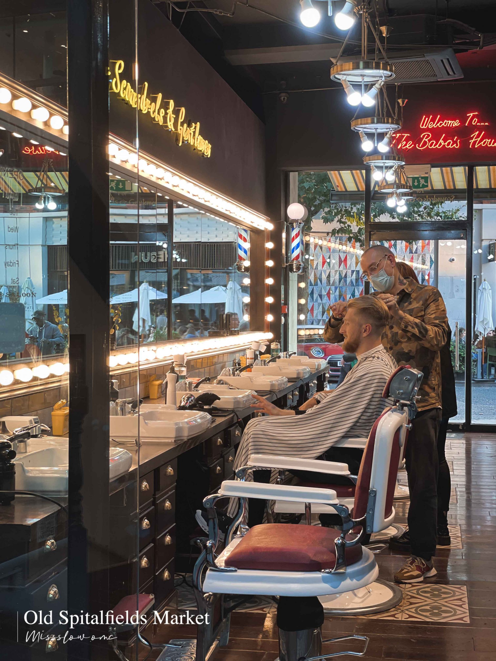 Old Spitalfields Market-除了Amazon Salaon，隔壁也有傳統的英式barber shop男士理髮店。