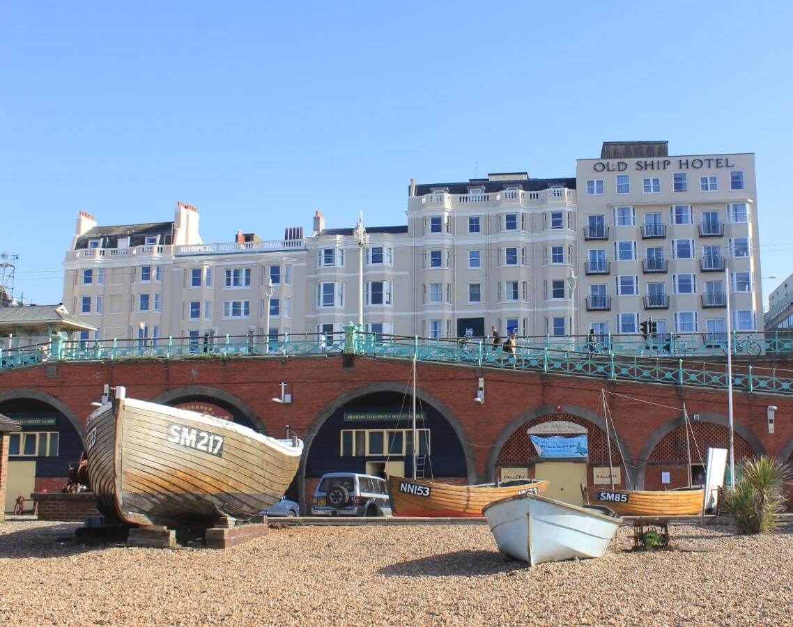 The Old Ship Hotel 飯店外觀|布萊頓海邊百年歷史建築