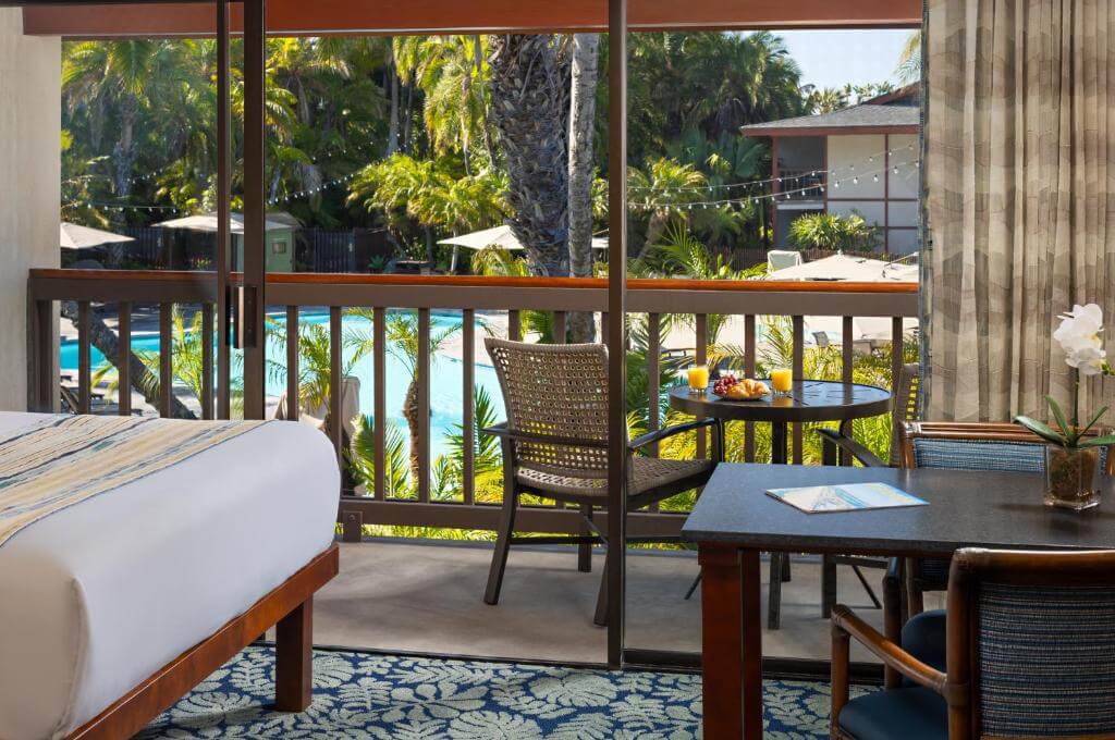 Catamaran Resort Hotel and Spa 戶外綠地泳池