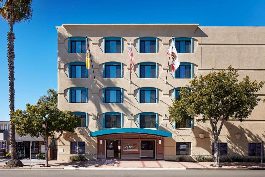 聖地牙哥住宿 Empress Hotel La Jolla很有希臘風格的外牆