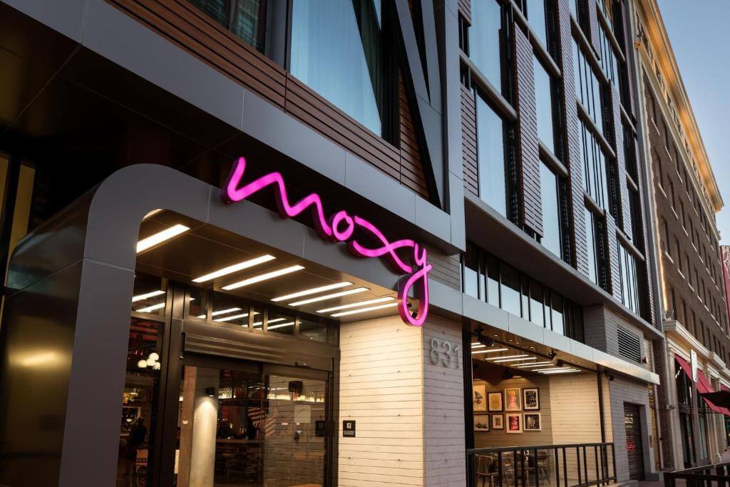 Moxy San Diego Downtown / Gaslamp Quarter 招牌