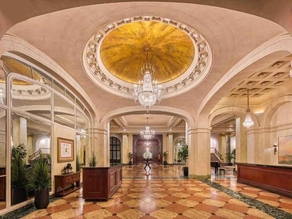 卡加利帕利斯費爾蒙酒店(Fairmont Palliser)大廳