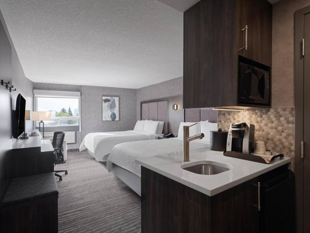 卡加利機場假日飯店(Holiday Inn Calgary Airport by IHG)四人房