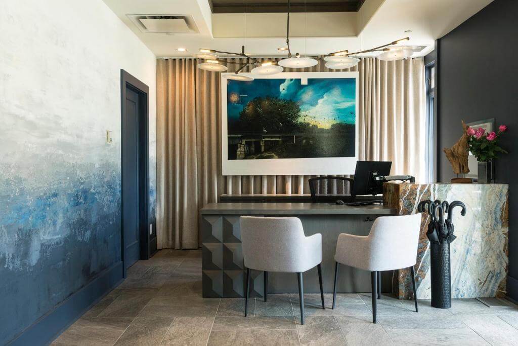 肯辛頓藝術酒店(Hotel Arts Kensington)櫃檯區