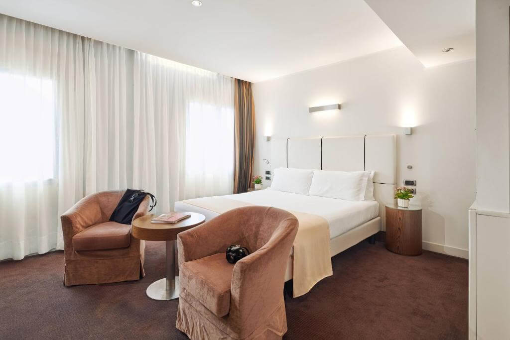 威尼斯廣場飯店(Hotel Plaza Venice)雙人房房間
