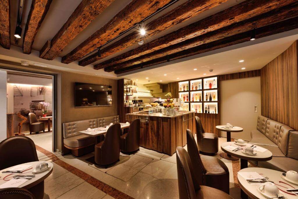 Rosa Salva Hotel公共用餐區