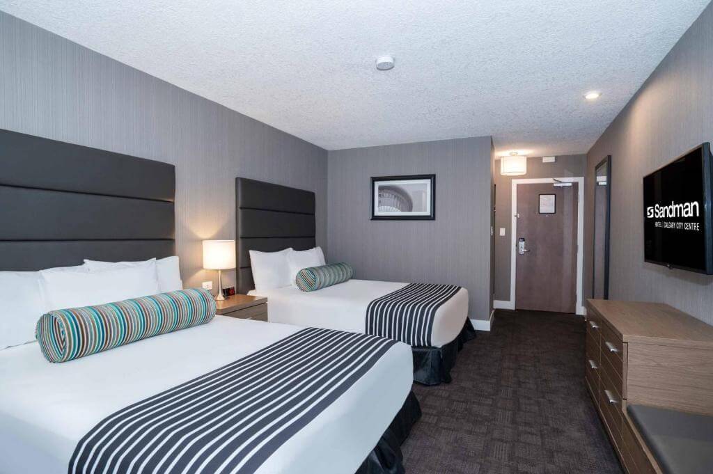 桑德曼卡爾加里市中心酒店(Sandman Signature Calgary Downtown Hotel)4人房