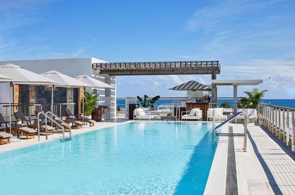 南海灘貝特西酒店(The Betsy Hotel, South Beach)泳池畔