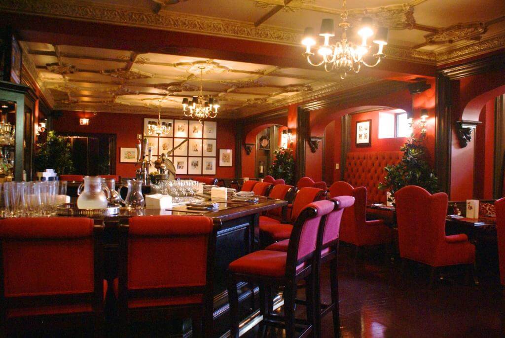 亞當斯甘草酒店(The Hay‑Adams)酒吧區
