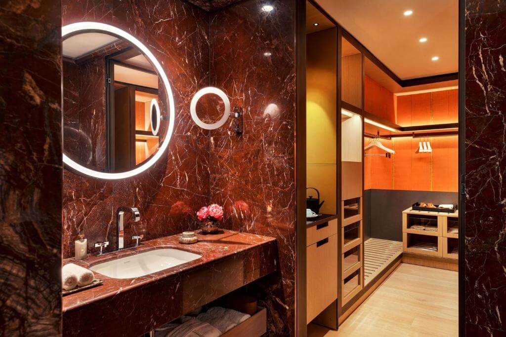 Bulgari Hotel Roma浴室和更衣室