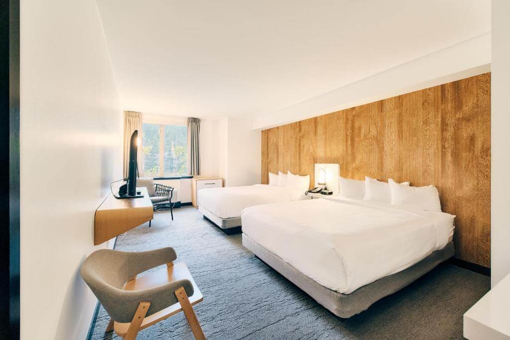 艾娃惠斯勒酒店(Aava Whistler Hotel)四人房