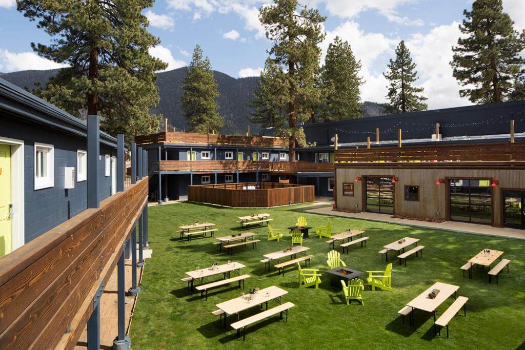 Basecamp Tahoe South 戶外公共空間