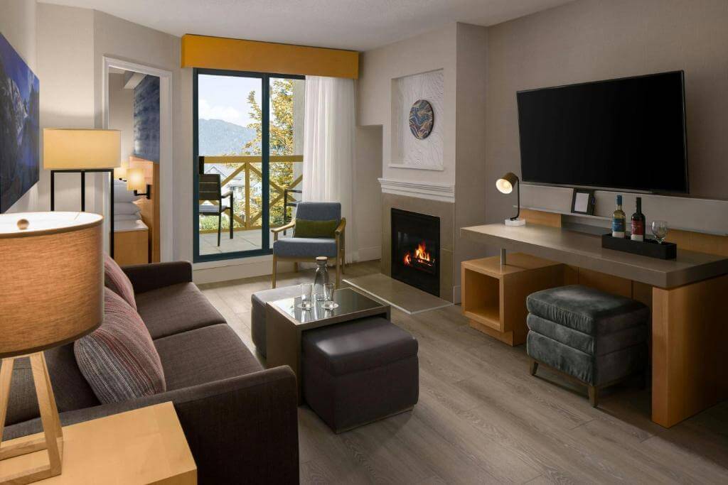 惠斯勒三角洲鄉村套房酒店(Delta Hotels by Marriott Whistler Village Suites)小客廳