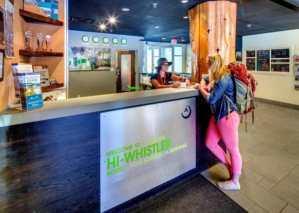 Hi - 惠斯勒酒店(HI Whistler Hostel)櫃檯