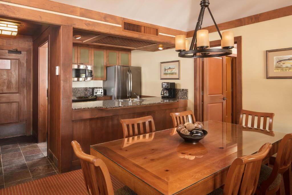 Hyatt Vacation Club at High Sierra Lodge 房內的客廳廚房