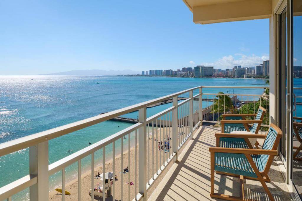 凱馬納海灘飯店（Kaimana Beach Hotel）面海陽台