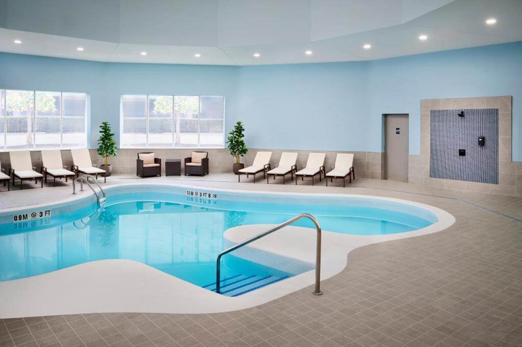 尼亞加拉瀑布景觀飯店 Niagara Fallsview Hotel & Suites室內泳池