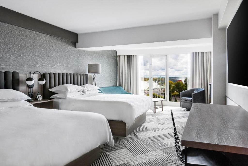 尼加拉瀑布喜來登瀑布景觀飯店 Sheraton Fallsview Hotel四人房房內景觀