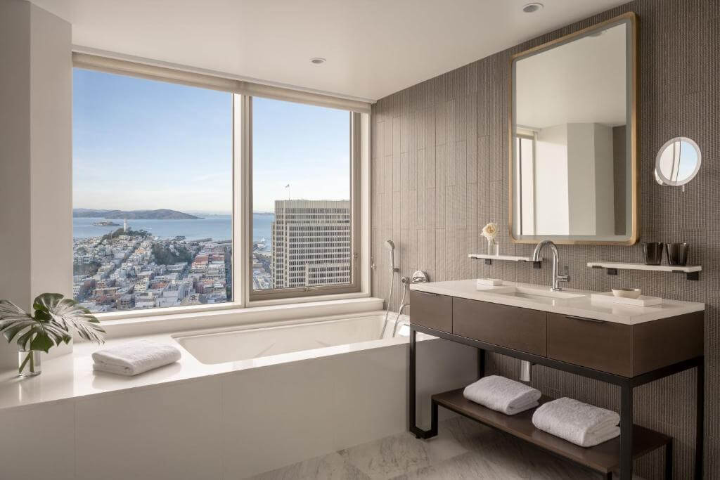 Four Seasons Hotel San Francisco at Embarcadero景觀浴室