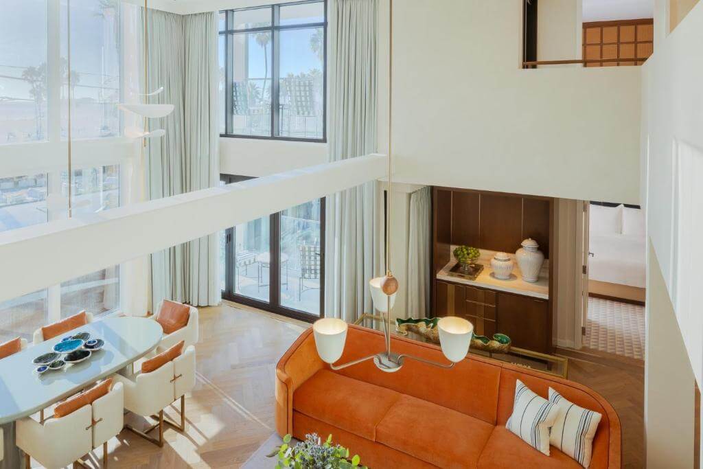 洛伊斯聖莫尼卡海灘酒店(Loews Santa Monica Beach Hotel)高挑房內設計