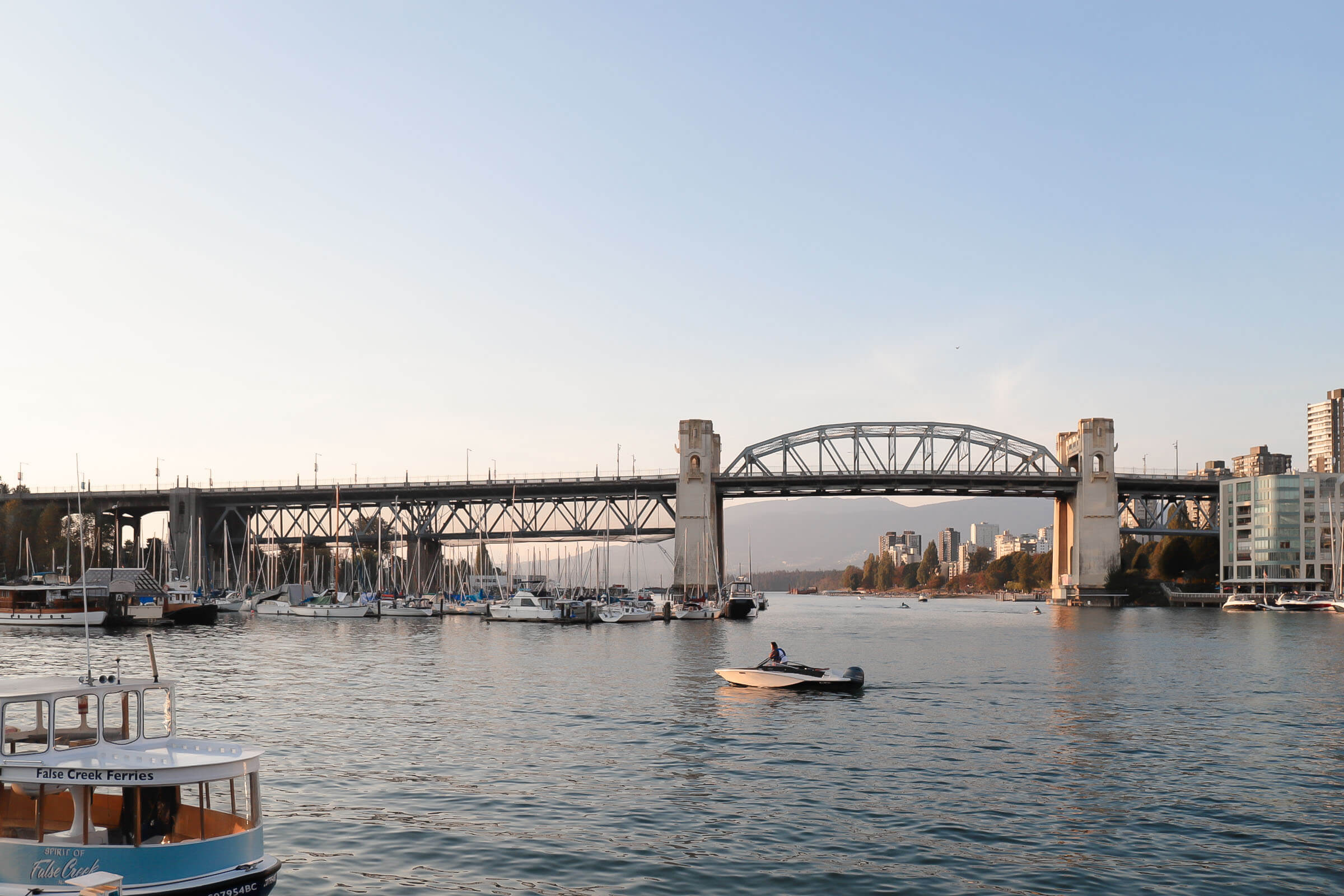 格蘭維爾島公共市集露台海灣景色